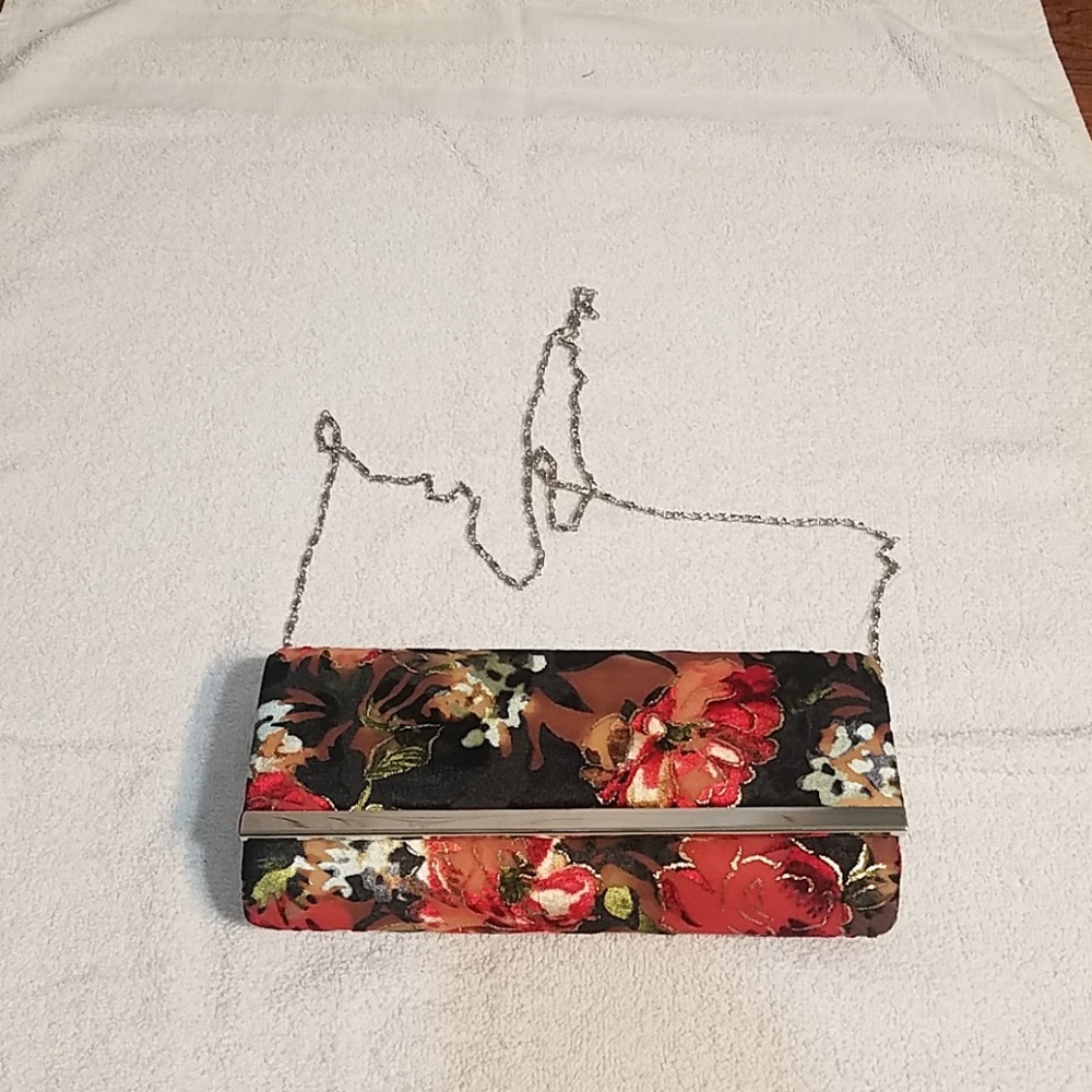 Clutch with sling - Picture 1 of 6